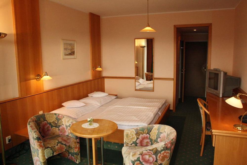 فندق مونيكا 